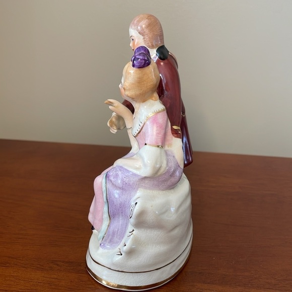 Vintage Coventry Made In USA Porcelain Figurine 5017B Colonial Couple - Picture 3 of 9